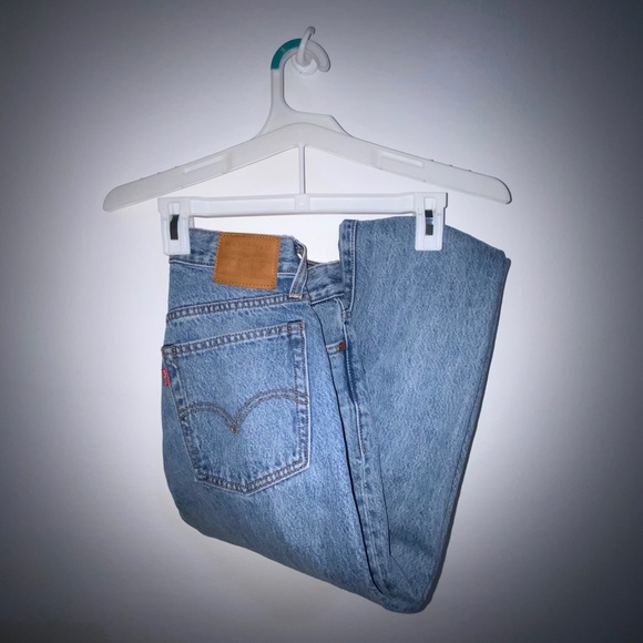Levi's Denim - Levi Jeans size 26. Style: “ Wedgie”